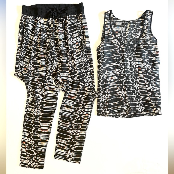 Maje multi color Abstract Silk Pant. - Picture 3 of 3